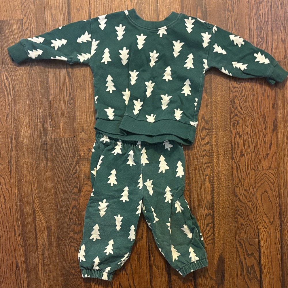 Kids Green Tree Print sweatsuit